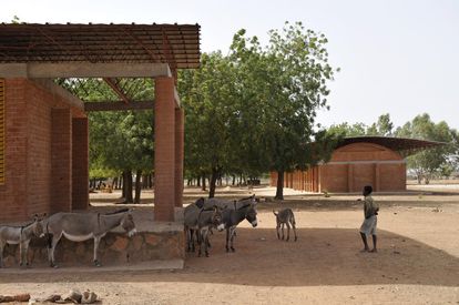 Escuela primaria en Gando (Burkina Faso), 2001. 