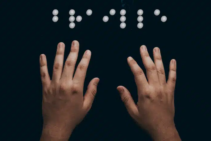 Keylab Braille es un sistema que convierte el habla en alfabetos representados en c