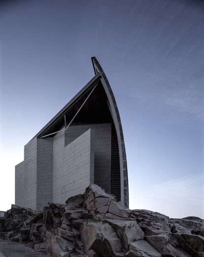 Vista arquitectónica del Museo Radomos de A Coruña.