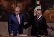 El presidente López Obrador y el ministro Saldivar en el cuarto informe anual de los jueces el 15 de diciembre.