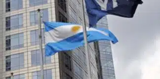 Argentina propone pagar 15.100 millones de dólares por estudio que ganó juicio a YPF

