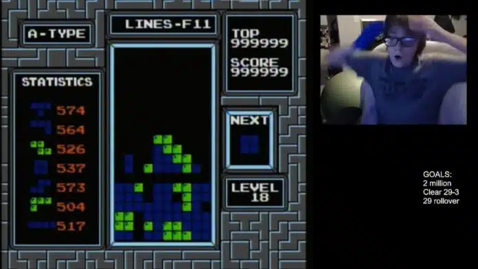 Un niño de 13 años se convierte en la primera persona en vencer al Tetris

