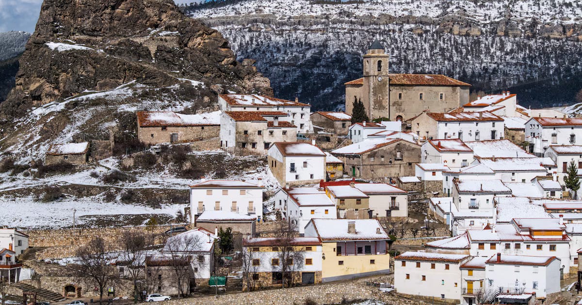 El pueblo de 70 habitantes que es el más bonito de Castilla-La Mancha y donde se van a celebrar las Campanadas de Fin de Año