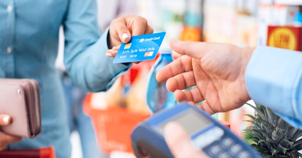 Cambios en la tarjeta de crédito: se usa menos para financiar compras y más para llegar a fin de mes