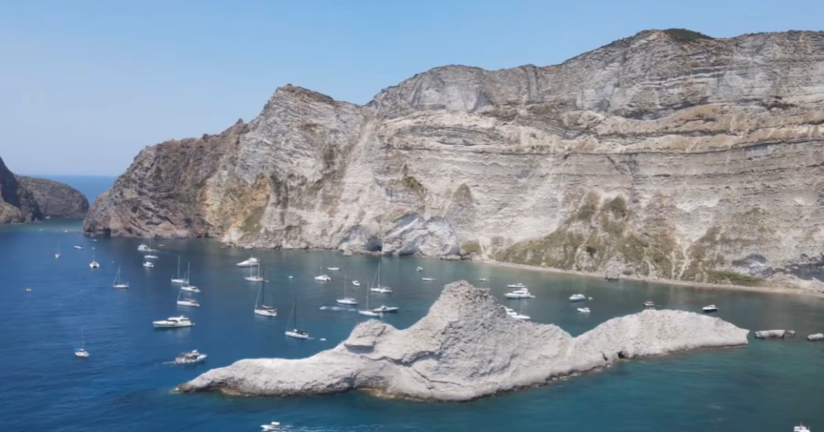 La isla paradisíaca de Italia sin carreteras ni señal telefónica que es perfecta para desconectar