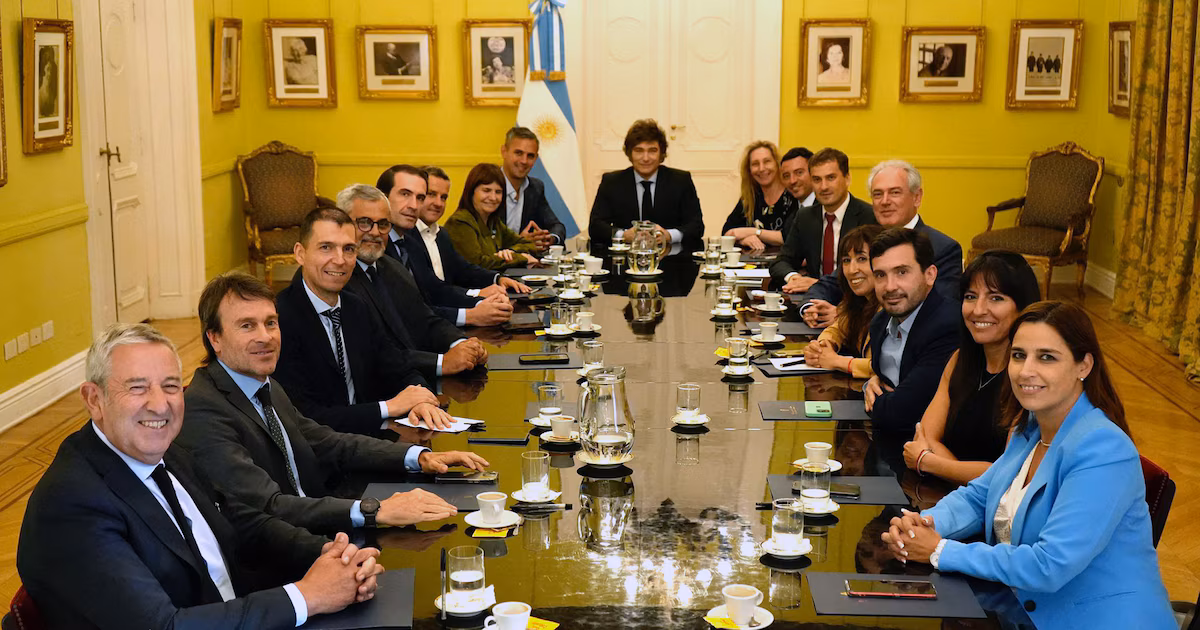 ¿Con o sin Milei? La UCR acelera la discusión interna en dos provincias claves para La Libertad Avanza en el 2027
