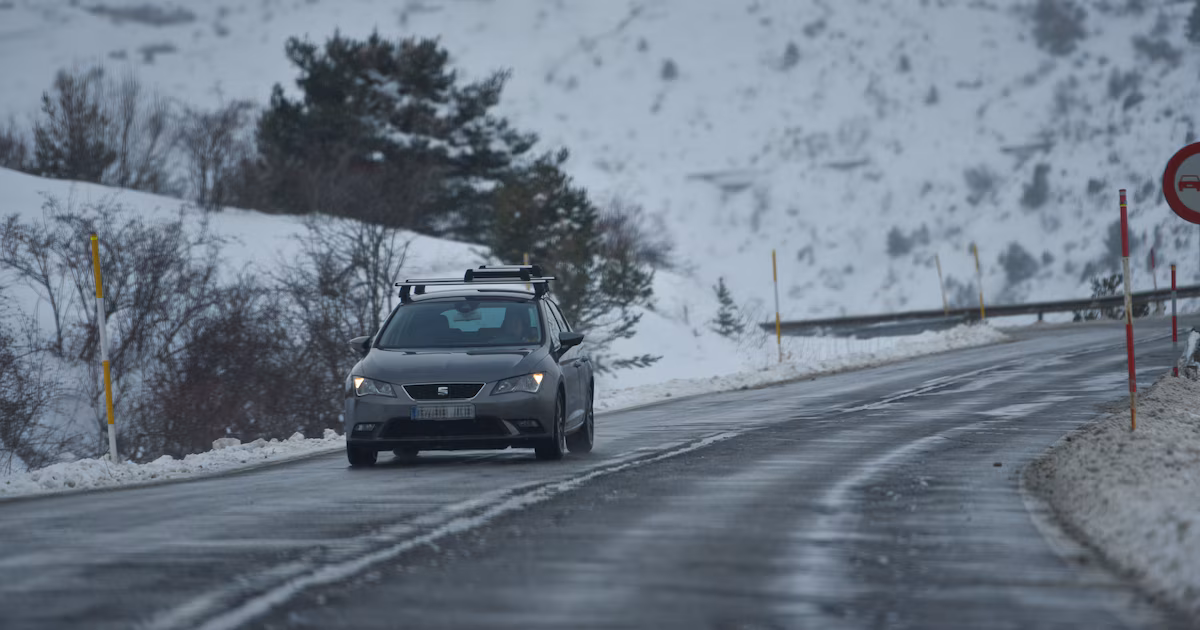 El temporal de nieve obliga a cerrar nueve carreteras en Andalucía, Asturias, Cantabria, Castilla y León, Cataluña y Navarra