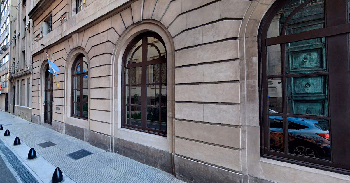 El Gobierno reformula con un DNU la estructura de la SIDE, que tendrá la capacidad para aprehender personas