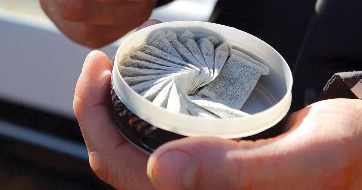 Tabaco sin humo: alertan por el consumo de bolsas de nicotina y los riesgos de adicción en los jóvenes