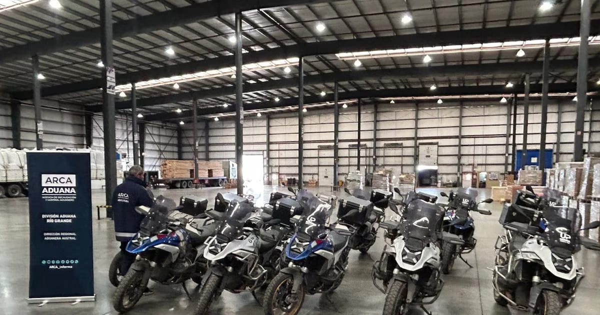 Aduana incautó 12 motos de alta gama avaluadas en 480 mil dólares en Tierra del Fuego