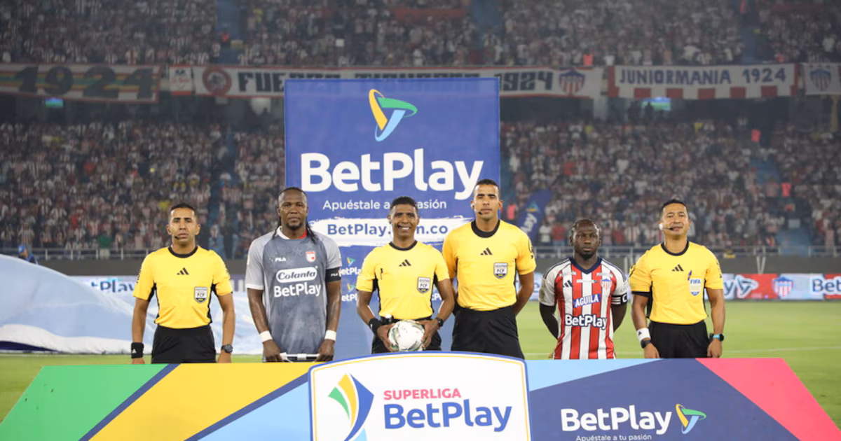 Santa Fe ganó, goleó y se coronó campeón de la Superliga 2026: venció por 3-0 al Junior de Barranquilla en El Campín
Santa Fe, el más veces campeón de la Superliga BetPlay: así quedó el palmarés del certamen
Estos son los equipos con más títulos en el fútbol colombiano: la Superliga alejó a Santa Fe de Junior