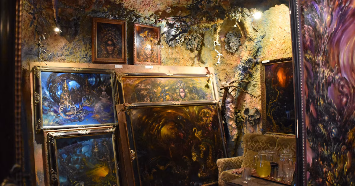 La caverna mágica de Praga: un museo en una cueva que es también el taller y casa del pintor