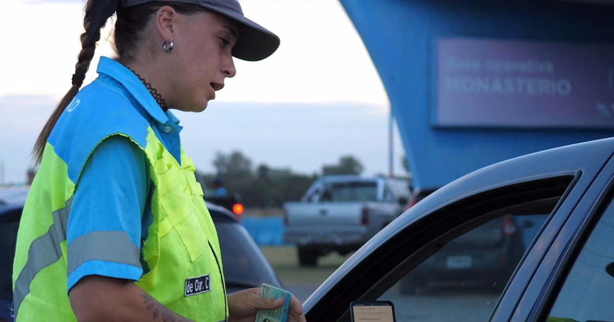 Cómo evitar multas durante el fin de semana largo: documentos obligatorios para circular por carretera