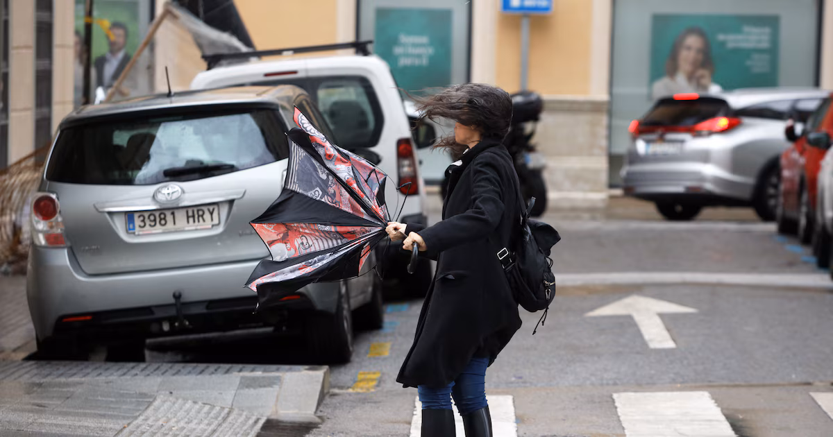 España dice adiós a Kristin, pero no al mal tiempo: continúan las lluvias, la nieve y los fuertes vientos por la influencia de borrascas atlánticas