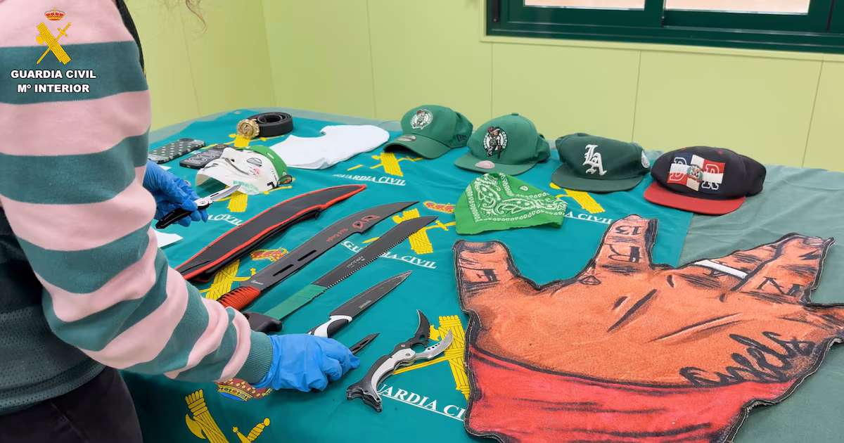 La Guardia Civil detuvo en el norte de Madrid a seis menores de un grupo criminal formado por los Trinitarios, los Sang y los Cuarenta y dos.