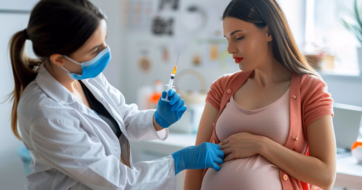 Tos convulsa: un nuevo estudio confirma que la vacuna en embarazadas fortalece el sistema inmune de los bebés