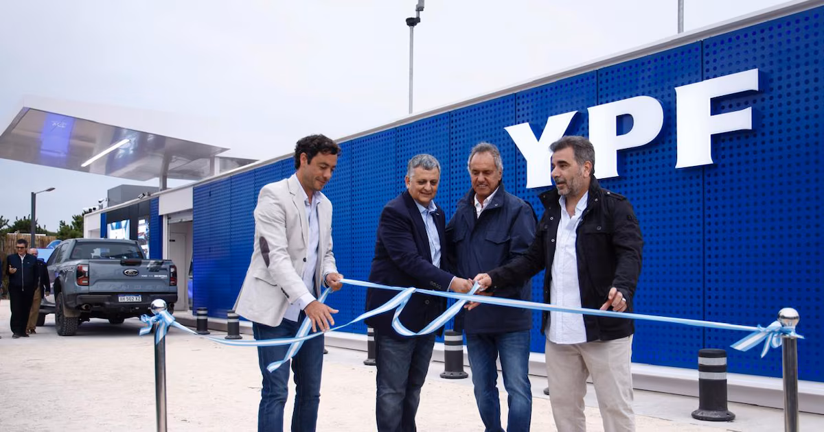 YPF inauguró en Pinamar la primera estación de servicio móvil del país