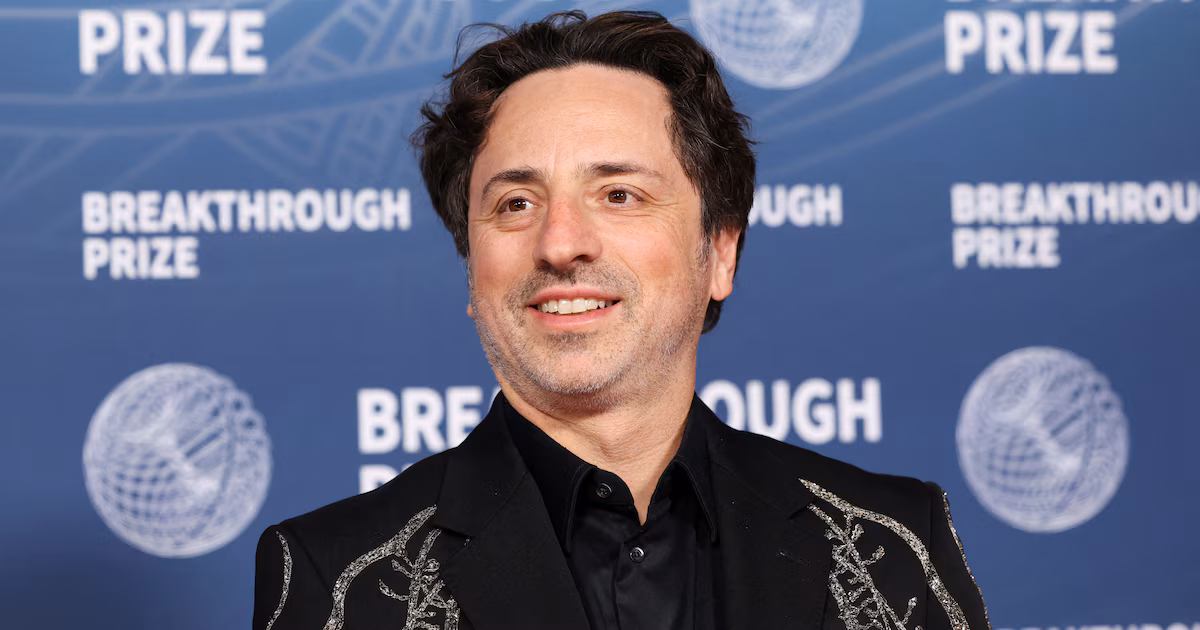 Sergey Brin aconseja a estudiantes no dejarse llevar por la inteligencia artificial y priorizar la vocación