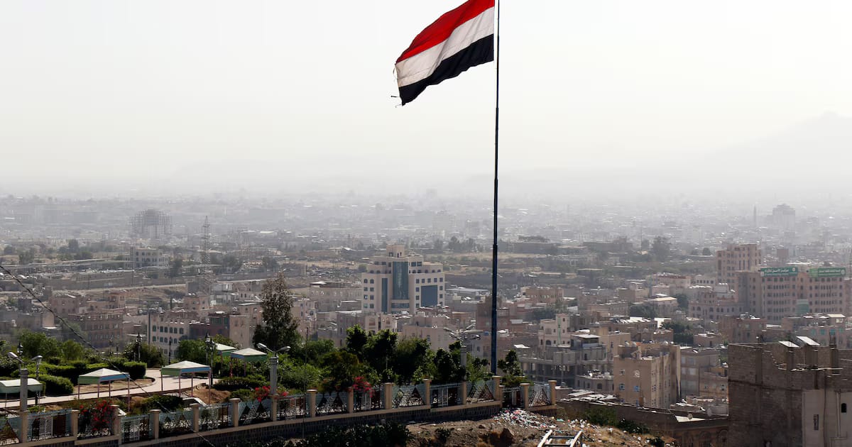 Nuevo gobierno de Yemen: Shaya Mohsen al-Hindani asume el cargo de primer ministro y ministro de Asuntos Exteriores en un gabinete respaldado por Arabia Saudita