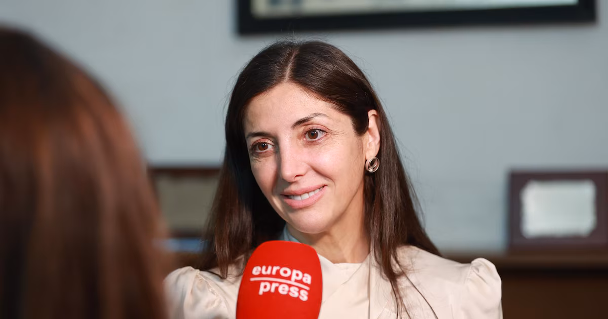 Espido Freire publica ‘Guía de lugares que ya no existen’: ‘Desperdiciar espacio para el diálogo es un error’