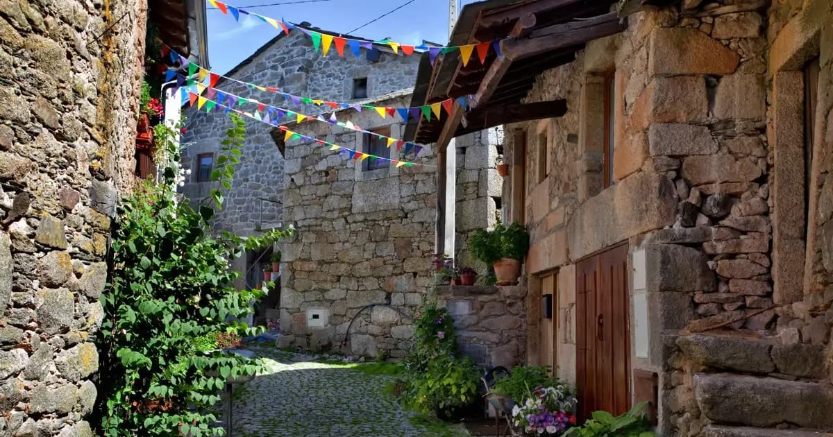 Pueblo rural portugués en el corazón del Parque Nacional, a 10 minutos de la frontera española