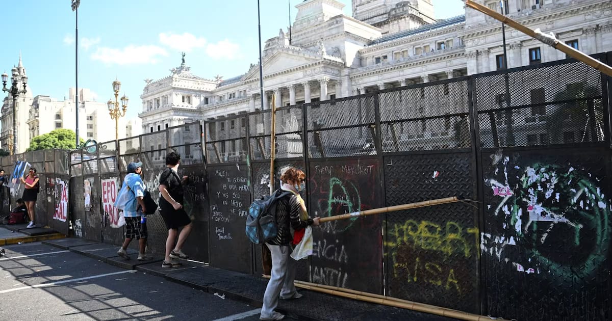Picteros y sindicatos marcharán nuevamente al Parlamento el viernes: el Gobierno se prepara para una gran acción