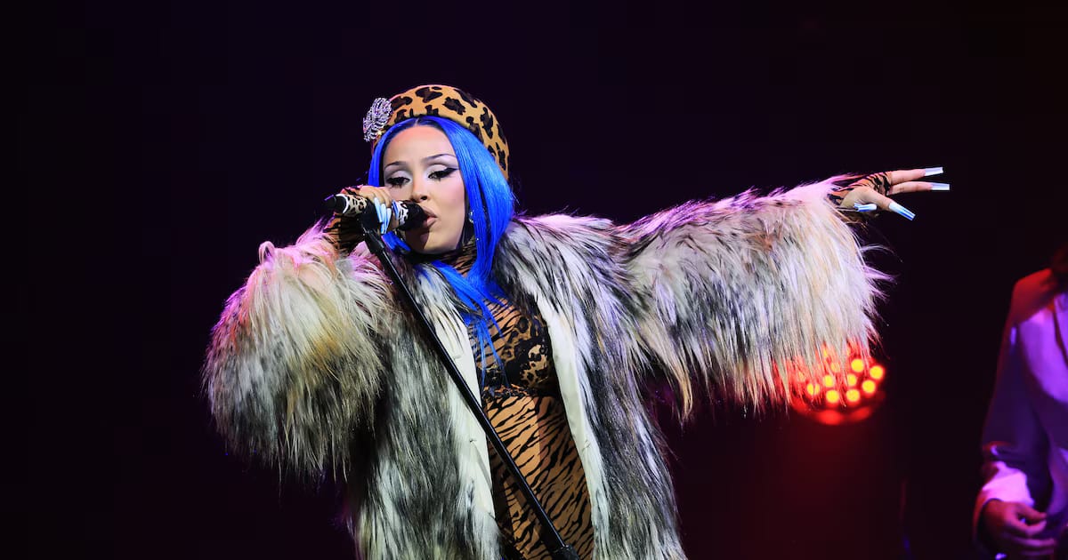 Ante los retos profesionales, Doja Cat encuentra en la creatividad y la moda su refugio: ‘Aprendí a vivir con la soledad’