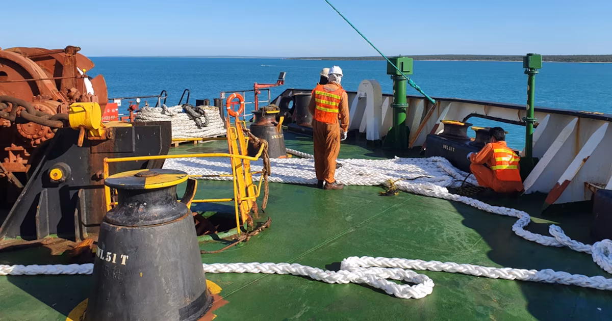 La OMI emite una advertencia por la seguridad de la gente de mar tras los ataques a barcos en el Estrecho de Ormuz