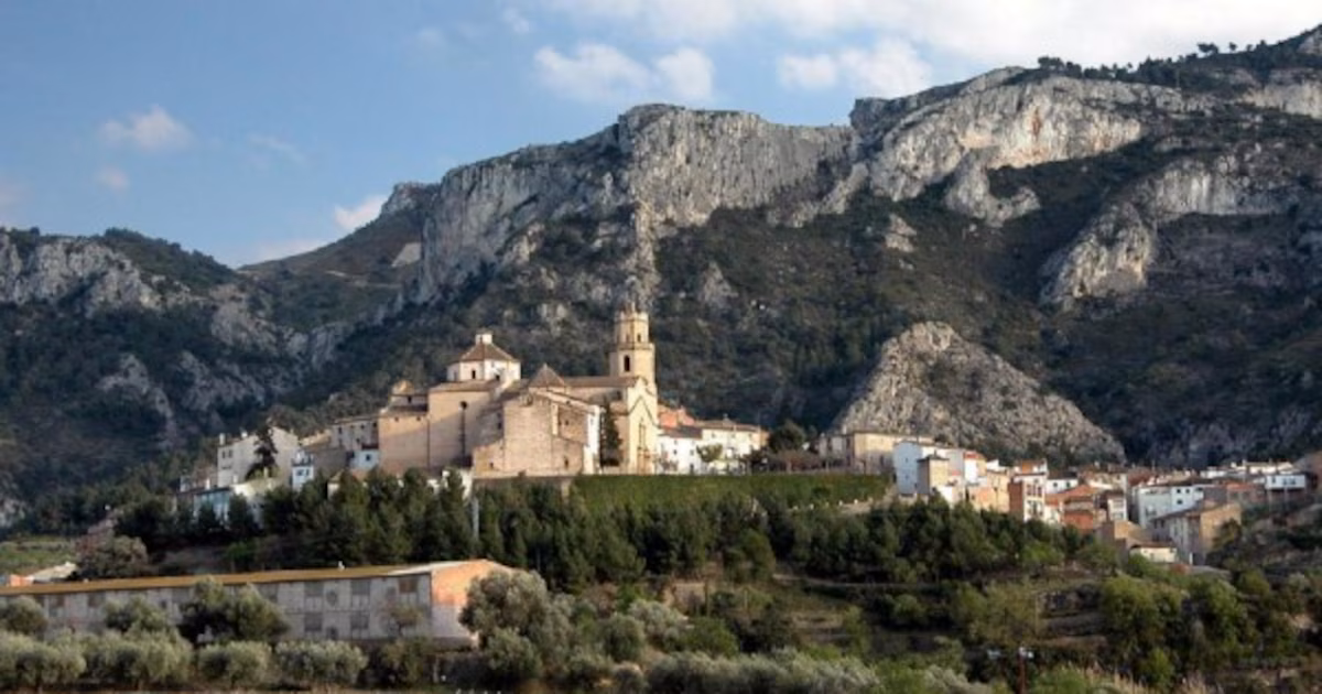 Ciudad medieval de Tarragona, repleta de almendros y pinturas, declarada Patrimonio de la Humanidad