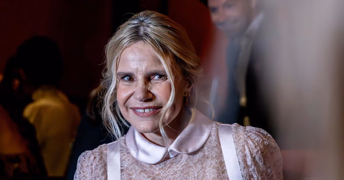 Eugenia Martínez de Irujo rinde homenaje a la diseñadora en el desfile de Teresa Helbig