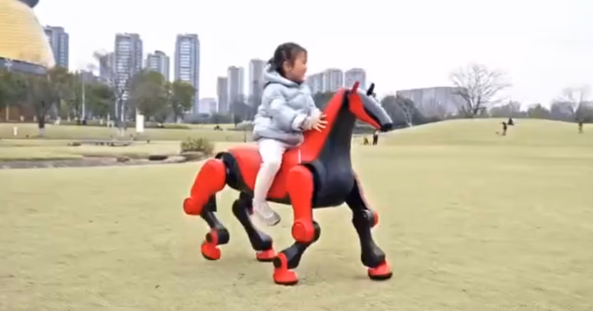 Salta y galopa: así es el primer caballo robot que incluso los niños pueden utilizar