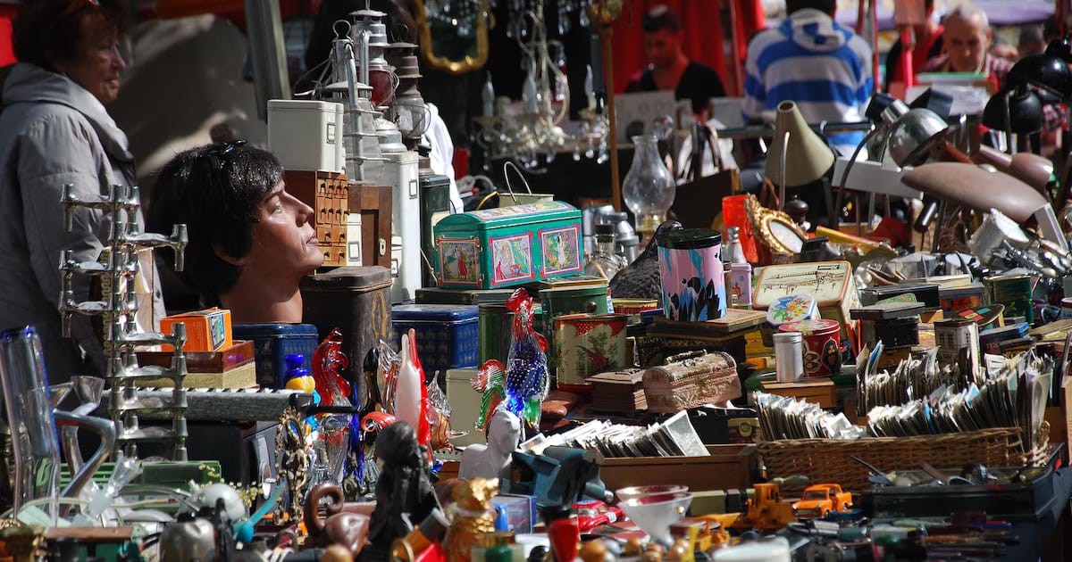 El Mercado de la Sierra de Madrid es fantástico para encontrar antigüedades y comprar muebles de segunda mano.