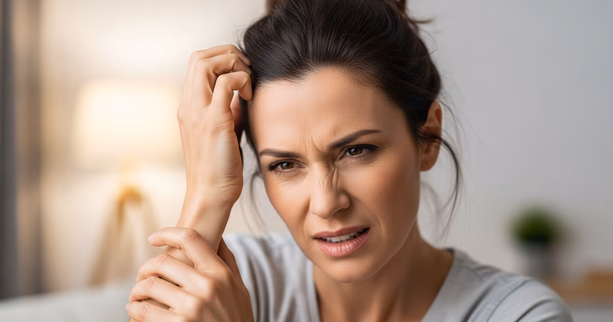 12 causas principales de picazón en el cuero cabelludo que podrían estar afectando tu salud, dicen los expertos