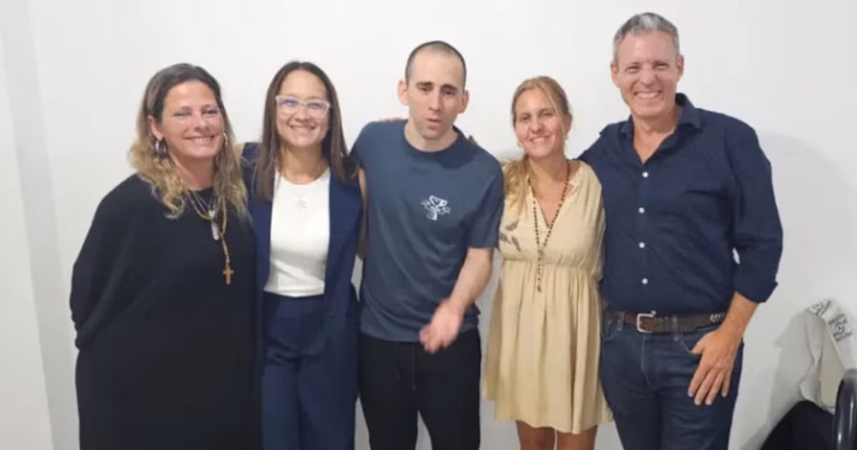 Nahuel Gallo se reúne con familiares de Giuliani en Alemania y renueva llamado a Venezuela para que lo libere