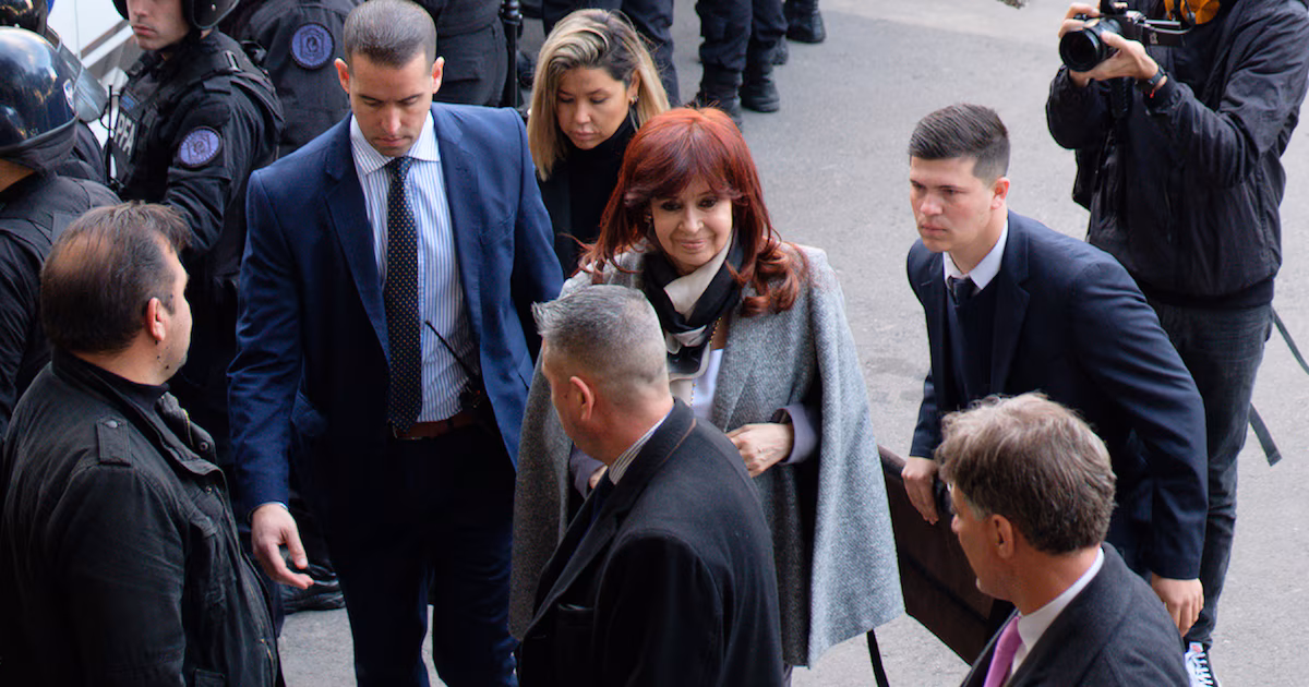 Cristina Kirchner en Comodoro Py: Volviendo a escena con comportamiento político y acusaciones contra el gobierno