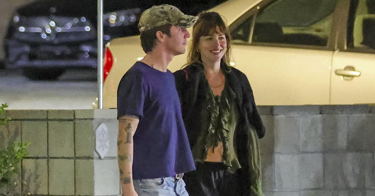 Del street style a la alfombra roja: cómo Dakota Johnson y sus coprotagonistas modelos están reescribiendo la moda urbana