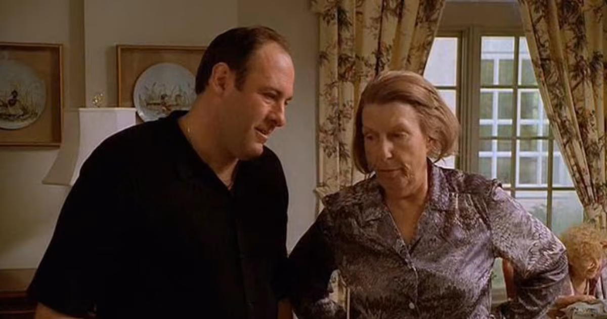 Así nació la madre de David Chase, Livia, marcando el tono más realista y original de “Los Soprano”.