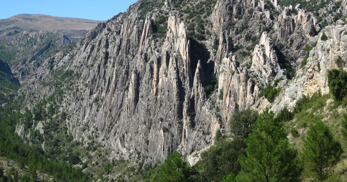 Un tesoro natural en el centro de Teruel: rodeado por un pueblo medieval a 200 metros de altura