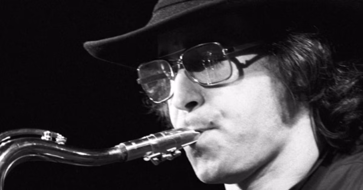 El músico cuya vida y obra fusionó mejor que nadie los sonidos de América Latina con el jazz: Gato Barbieri se despide diez años después