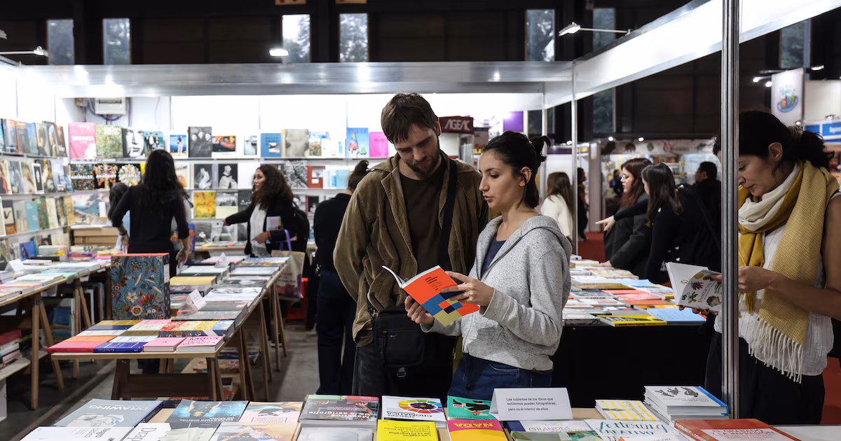 Gobierno implementa exención de impuestos para libros extranjeros enviados a feria del libro