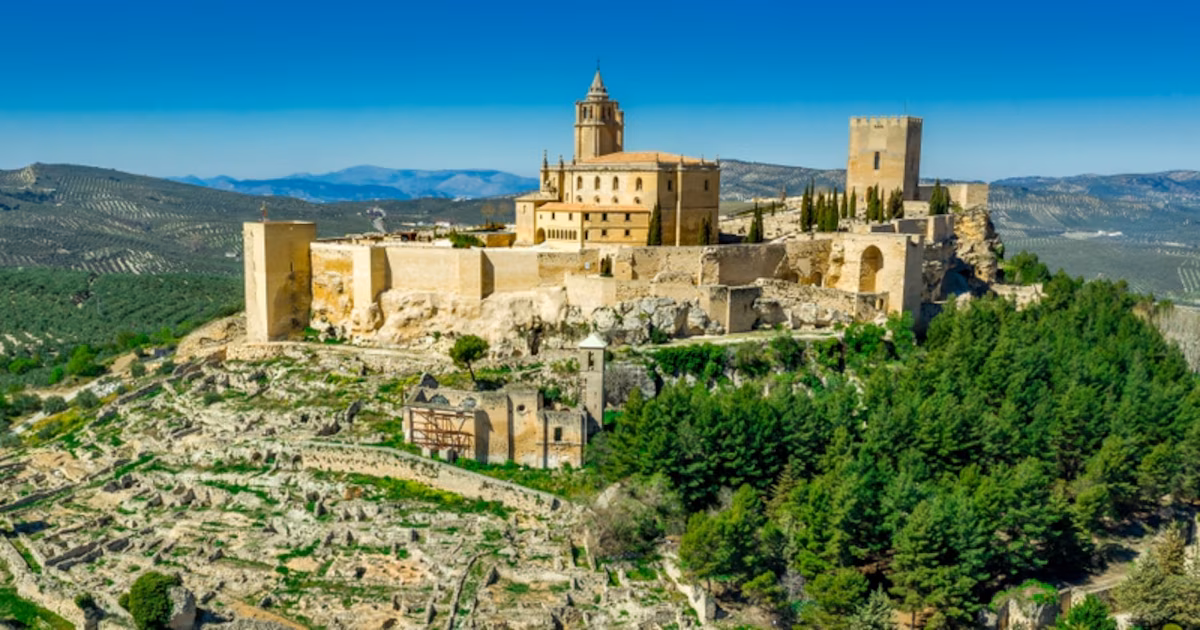 «Ciudad Fortaleza» entre Granada y Jaén: una importante ciudad amurallada en la estrategia militar española durante siglos