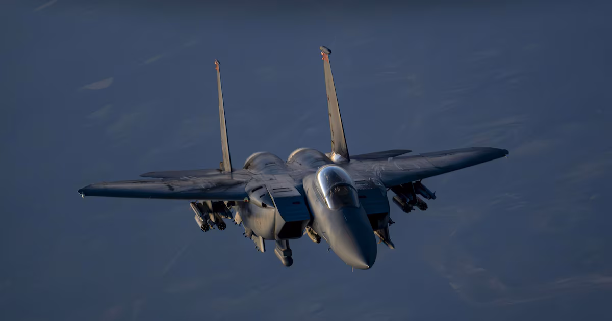 Dos aviones de combate estadounidenses derribados en Irán: continúa la búsqueda de la tripulación desaparecida