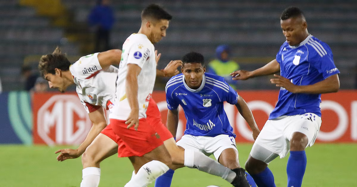 Primer triunfo de Millonarios en Copa Sudamericana: venciendo a Boston River por el mínimo margen