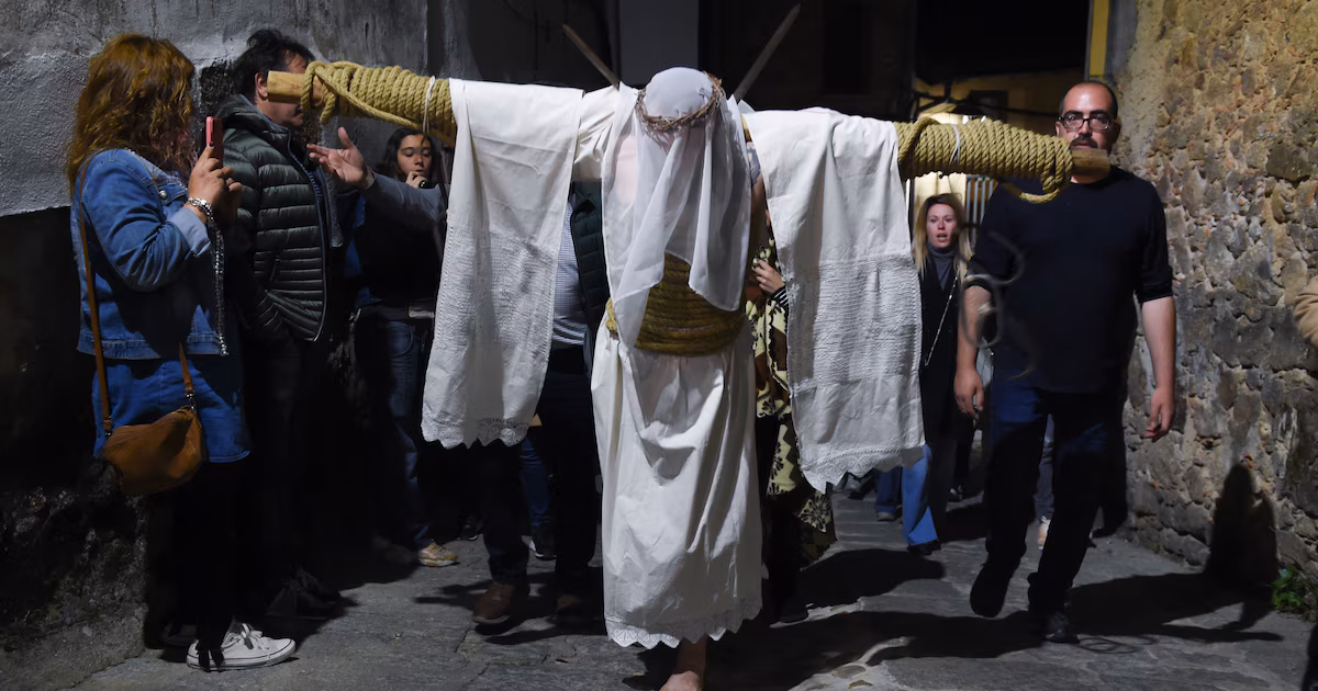 Los Empalaos de Valverde de la Vera, la tradición de Semana Santa es una de las más impactantes de España: «Es un compromiso íntimo y personal de cada penitente»