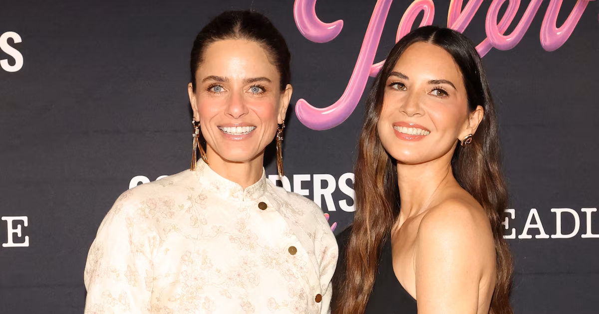 Olivia Munn reflexiona sobre la batalla contra el cáncer de Amanda Peet: ‘Ella es muy afortunada’
