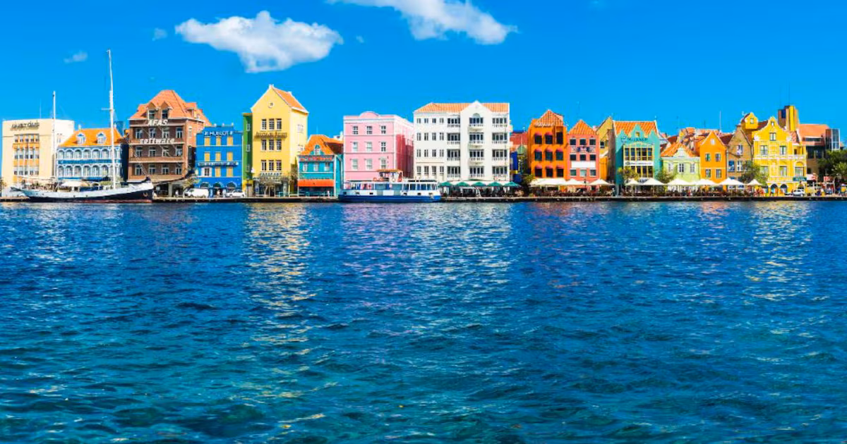 ¿Conquistar el Caribe? Curazao bate récord turístico peruano: las aglomeraciones aumentan un 255% en un año