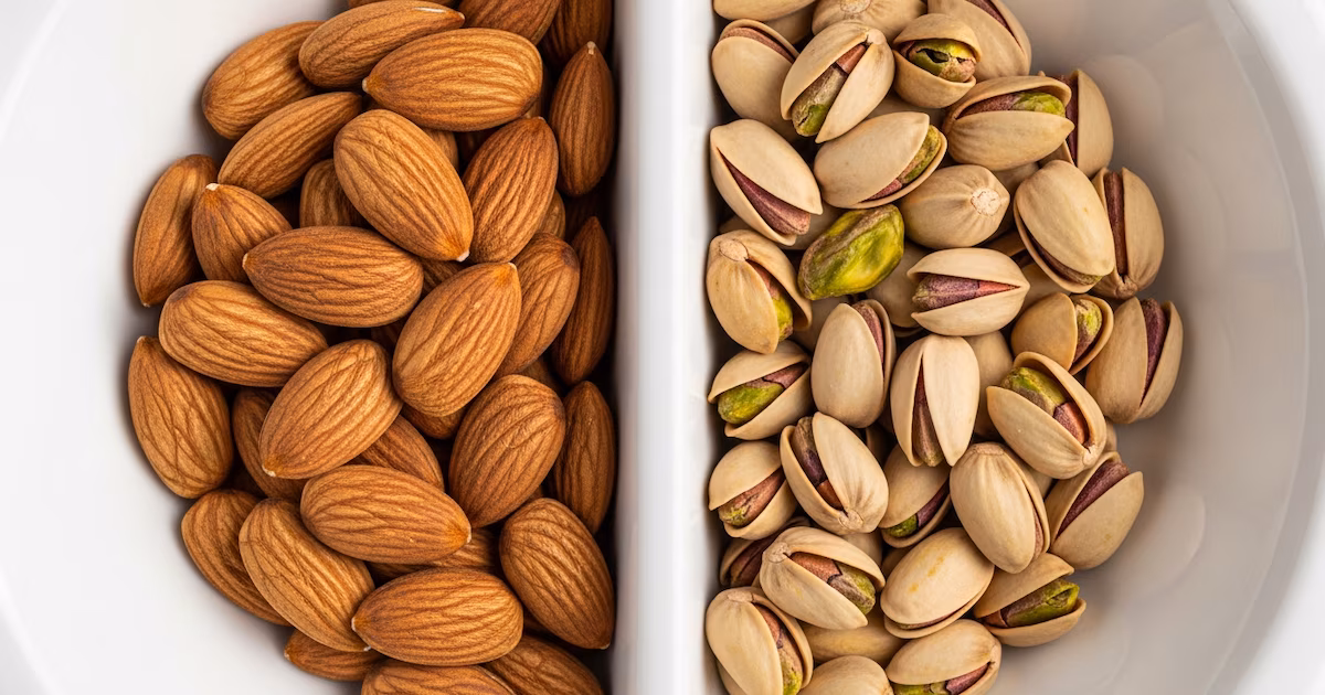 Almendras o pistachos: se deben elegir en función de su impacto sobre el corazón y el azúcar en sangre.