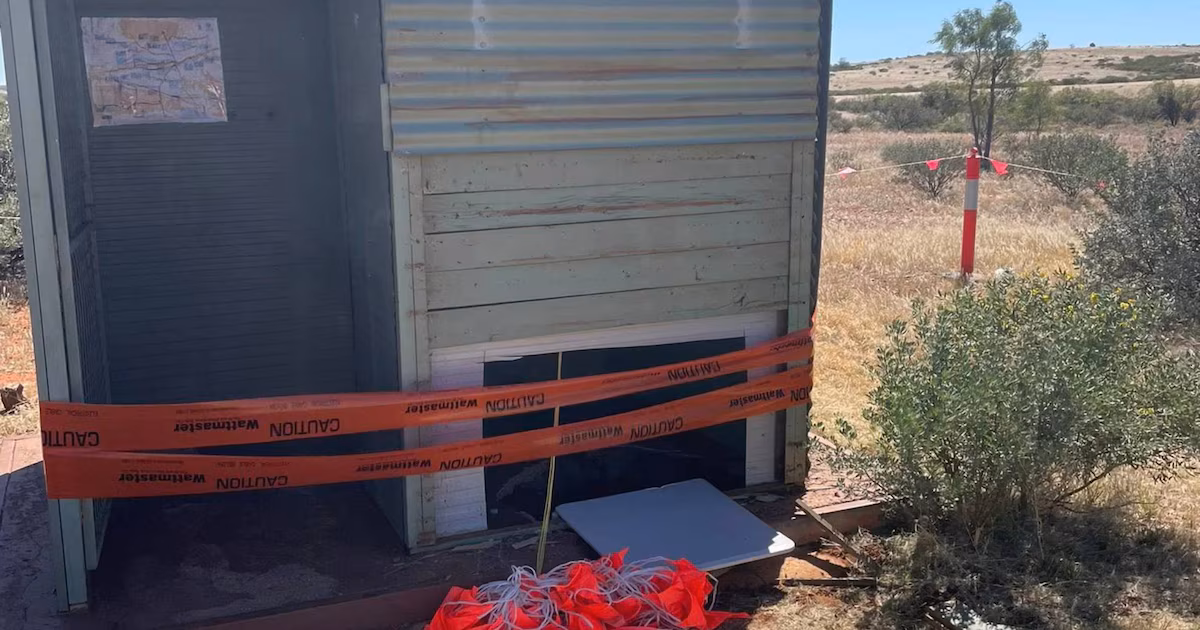 Pesadilla en el baño: Mujer atrapada en una fosa «rodeada de pañales, heces y orina» durante horas después de que el suelo se hundiera