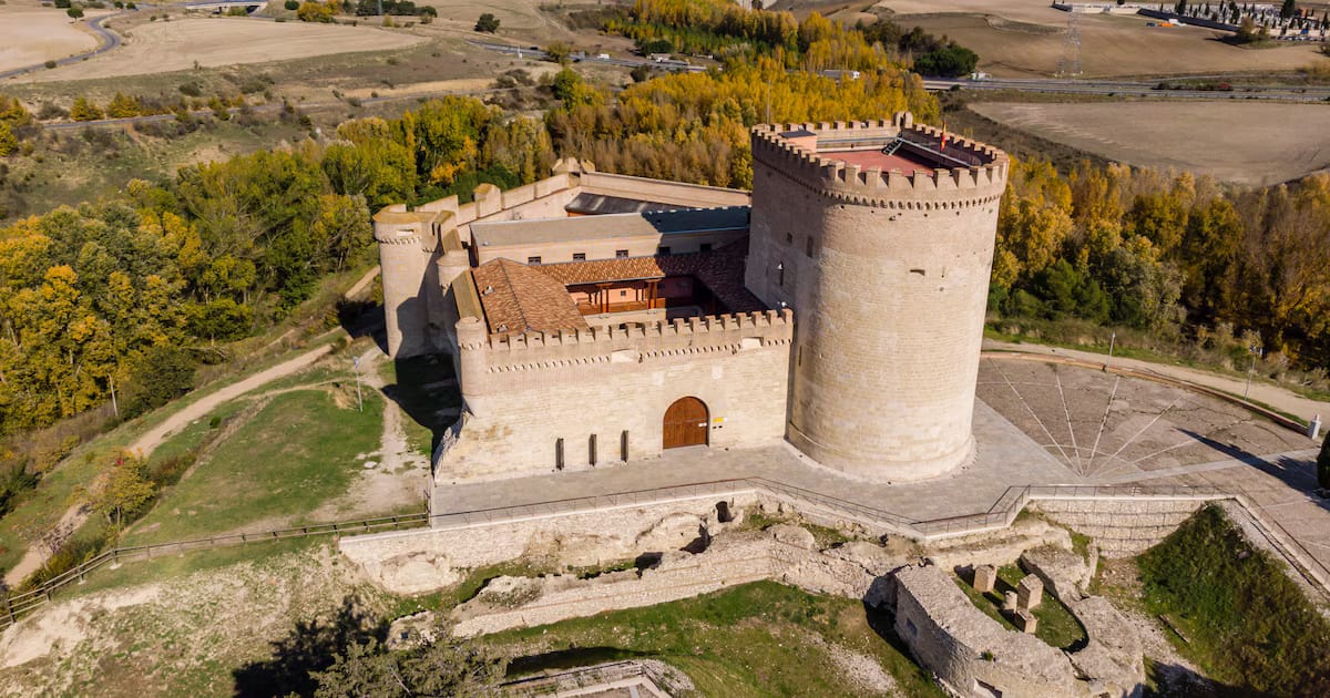 Los castillos de Ávila más impresionantes: fortalezas, leyendas y hoteles históricos en el centro de Castilla
