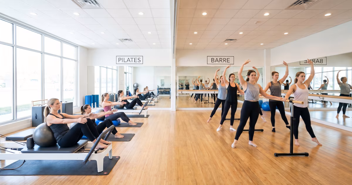 Barre vs. Pilates cara a cara: diferencias, beneficios y cómo elegir el ideal